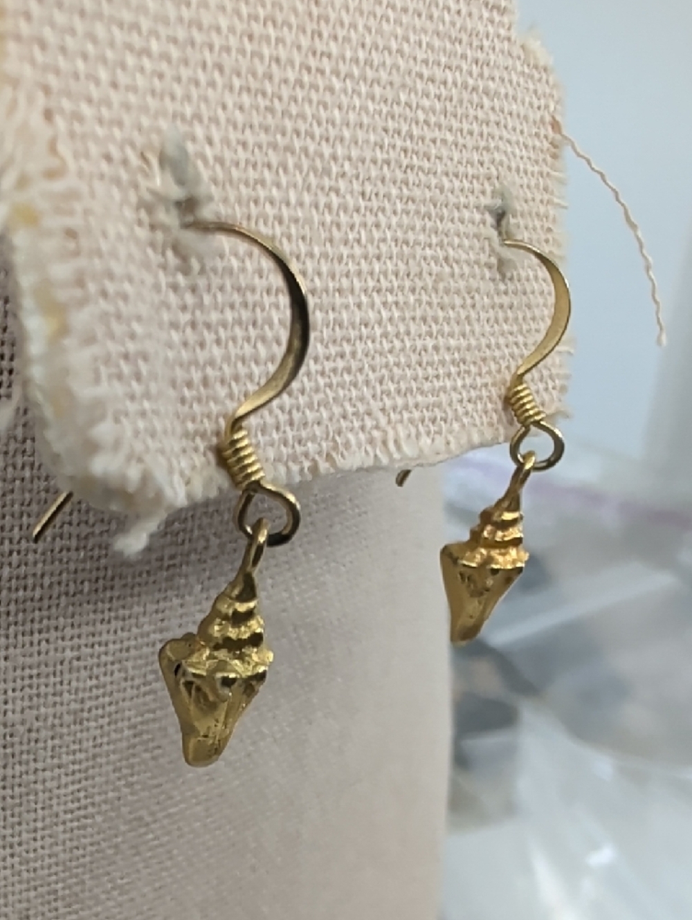 Vintage Gold Tone Conch Shell Dangle Earrings Coastal Estate Jewelry - Picture 14 of 17